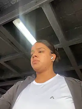 trianawhite online show from 02-06-25, 08:56