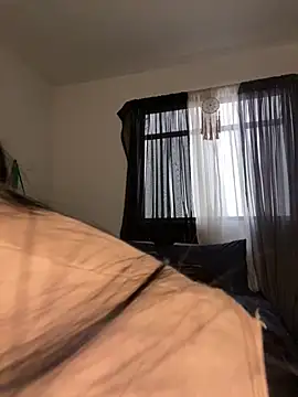 trianawhite online show from 11-20-25, 03:23