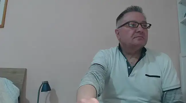 Snapshot of YOU6me chatting on 01-13-25, 03:58 YOU6me online show from 01-13-25, 03:58