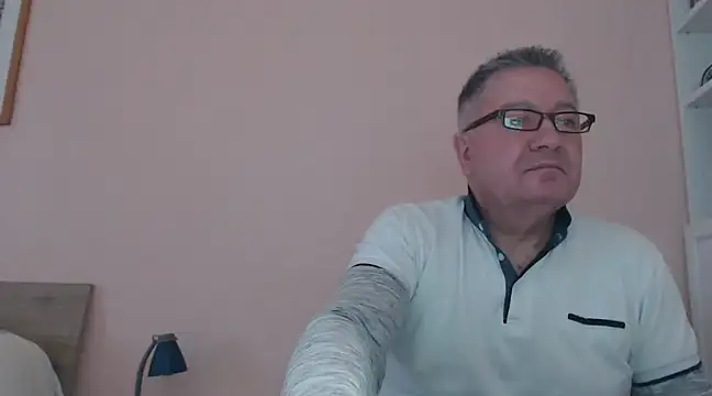 Snapshot of YOU6me chatting on 01-14-25, 11:10 YOU6me online show from 01-14-25, 11:10