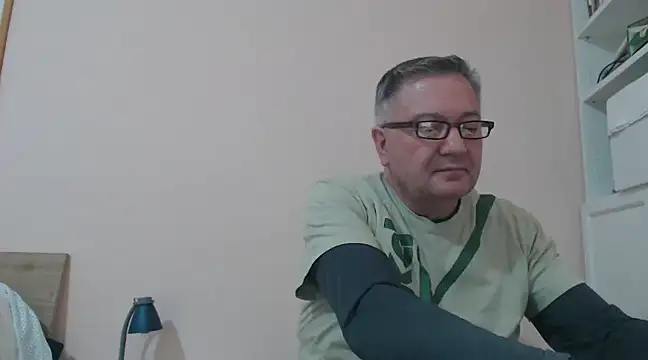 Snapshot of YOU6me chatting on 01-22-25, 04:55 YOU6me online show from 01-22-25, 04:55