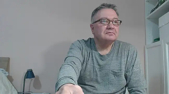 Snapshot of YOU6me chatting on 01-25-25, 03:41 YOU6me online show from 01-25-25, 03:41