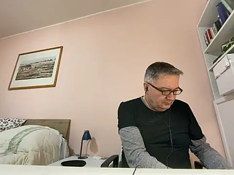 Snapshot of YOU6me chatting on 01-27-25, 03:50 YOU6me online show from 01-27-25, 03:50