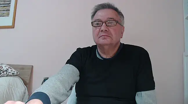 Snapshot of YOU6me chatting on 02-02-25, 03:07 YOU6me online show from 02-02-25, 03:07