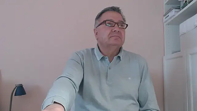 Snapshot of YOU6me chatting on 02-07-25, 12:06 YOU6me online show from 02-07-25, 12:06