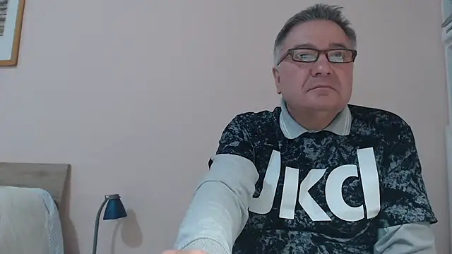 Snapshot of YOU6me chatting on 02-08-25, 09:35 YOU6me online show from 02-08-25, 09:35