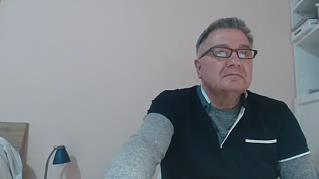 Snapshot of YOU6me chatting on 02-11-25, 06:01 YOU6me online show from 02-11-25, 06:01