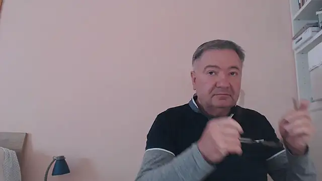 Snapshot of YOU6me chatting on 02-12-25, 09:31 YOU6me online show from 02-12-25, 09:31