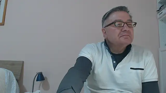 Snapshot of YOU6me chatting on 02-17-25, 05:43 YOU6me online show from 02-17-25, 05:43