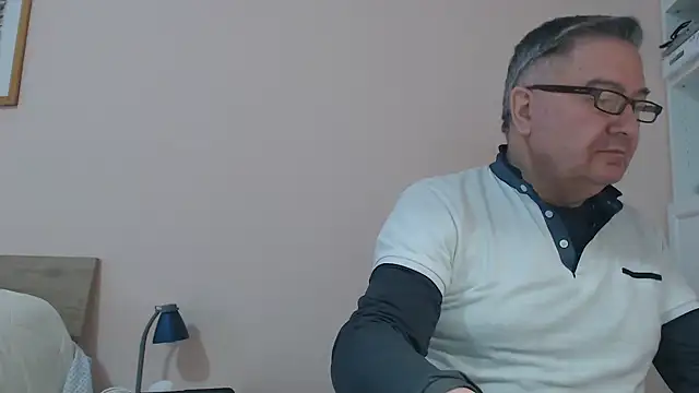 Snapshot of YOU6me chatting on 02-18-25, 02:49 YOU6me online show from 02-18-25, 02:49