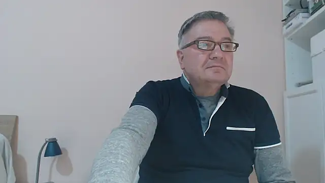 Snapshot of YOU6me chatting on 02-20-25, 05:29 YOU6me online show from 02-20-25, 05:29