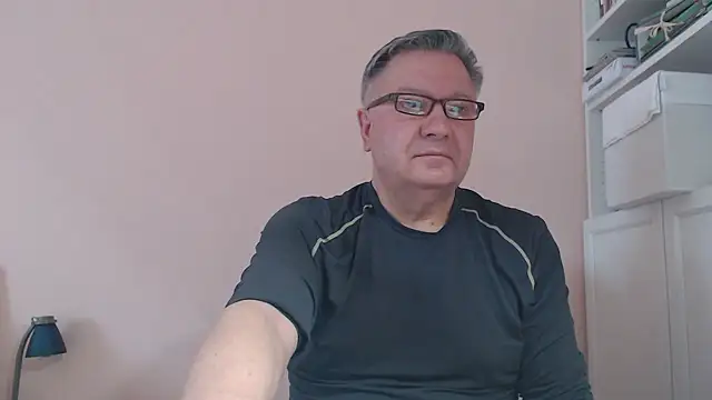 Snapshot of YOU6me chatting on 02-27-25, 10:04 YOU6me online show from 02-27-25, 10:04