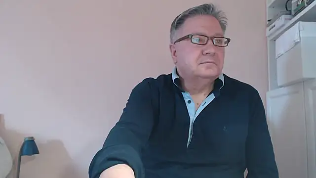 Snapshot of YOU6me chatting on 03-03-25, 10:17 YOU6me online show from 03-03-25, 10:17