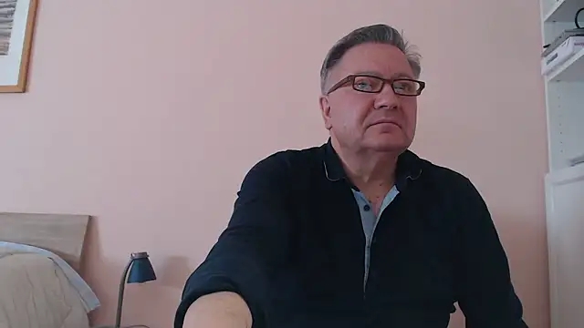 Snapshot of YOU6me chatting on 03-04-25, 08:57 YOU6me online show from 03-04-25, 08:57