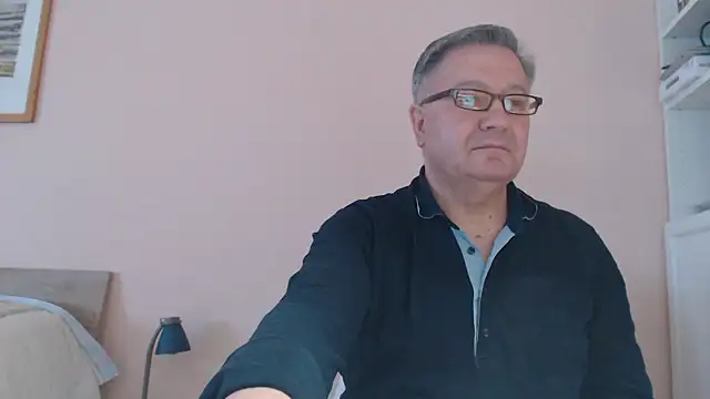 Snapshot of YOU6me chatting on 03-04-25, 12:01 YOU6me online show from 03-04-25, 12:01