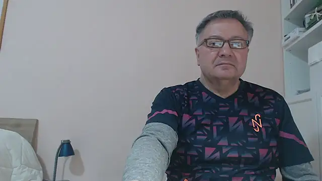 Snapshot of YOU6me chatting on 03-06-25, 05:22 YOU6me online show from 03-06-25, 05:22