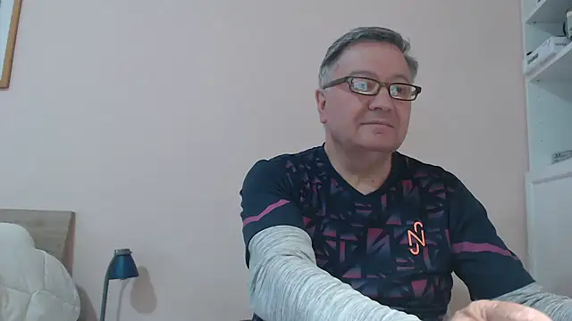 Snapshot of YOU6me chatting on 03-12-25, 02:45 YOU6me online show from 03-12-25, 02:45