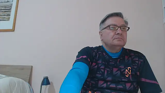 Snapshot of YOU6me chatting on 03-18-25, 04:37 YOU6me online show from 03-18-25, 04:37