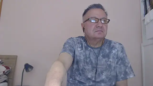 Snapshot of YOU6me chatting on 09-08-25, 03:22 YOU6me online show from 09-08-25, 03:22