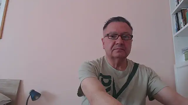 Snapshot of YOU6me chatting on 09-11-25, 07:52 YOU6me online show from 09-11-25, 07:52