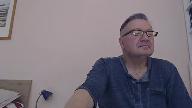 Snapshot of YOU6me chatting on 09-21-25, 04:52 YOU6me online show from 09-21-25, 04:52