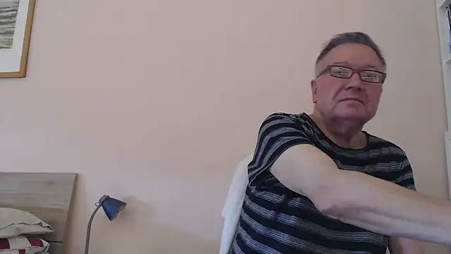 Snapshot of YOU6me chatting on 09-22-25, 06:48 YOU6me online show from 09-22-25, 06:48