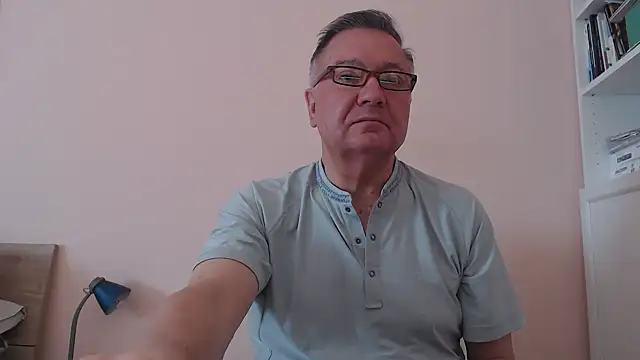 Snapshot of YOU6me chatting on 09-24-25, 08:06 YOU6me online show from 09-24-25, 08:06