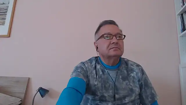 Snapshot of YOU6me chatting on 09-29-25, 09:14 YOU6me online show from 09-29-25, 09:14