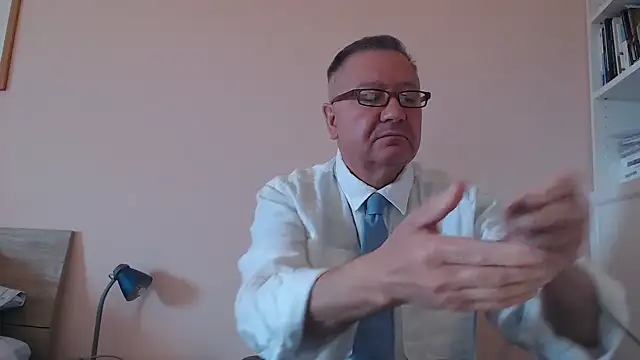 Snapshot of YOU6me chatting on 10-06-25, 08:12 YOU6me online show from 10-06-25, 08:12