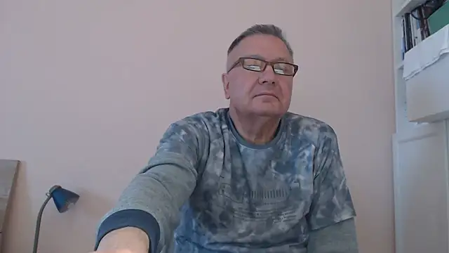 Snapshot of YOU6me chatting on 10-07-25, 02:58 YOU6me online show from 10-07-25, 02:58