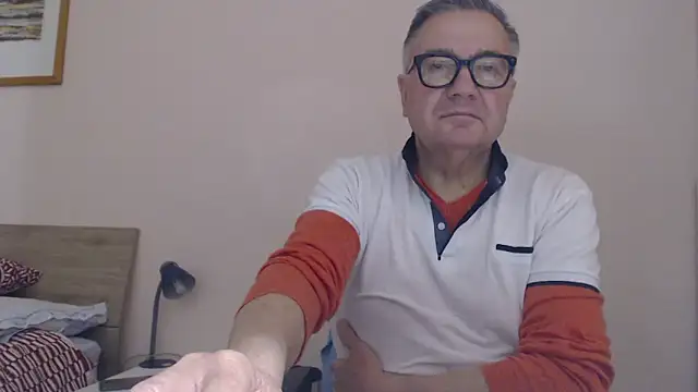 Snapshot of YOU6me chatting on 10-30-25, 08:20 YOU6me online show from 10-30-25, 08:20