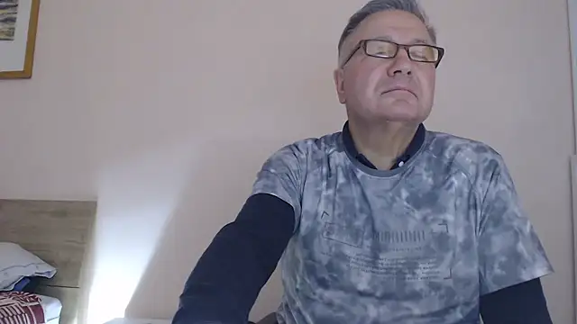 Snapshot of YOU6me chatting on 11-07-25, 03:34 YOU6me online show from 11-07-25, 03:34