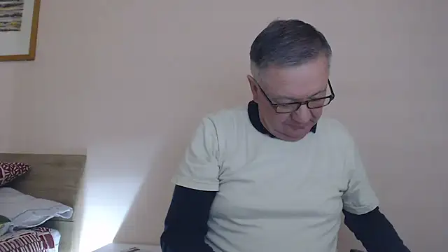 Snapshot of YOU6me chatting on 11-08-25, 04:40 YOU6me online show from 11-08-25, 04:40