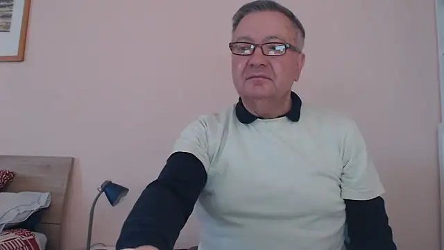 Snapshot of YOU6me chatting on 11-09-25, 08:45 YOU6me online show from 11-09-25, 08:45