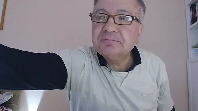 Snapshot of YOU6me chatting on 11-10-25, 03:11 YOU6me online show from 11-10-25, 03:11