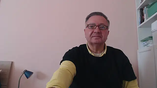 Snapshot of YOU6me chatting on 11-13-25, 08:46 YOU6me online show from 11-13-25, 08:46