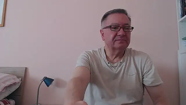 Snapshot of YOU6me chatting on 11-14-25, 08:13 YOU6me online show from 11-14-25, 08:13