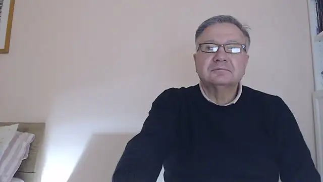 Snapshot of YOU6me chatting on 11-19-25, 04:40 YOU6me online show from 11-19-25, 04:40