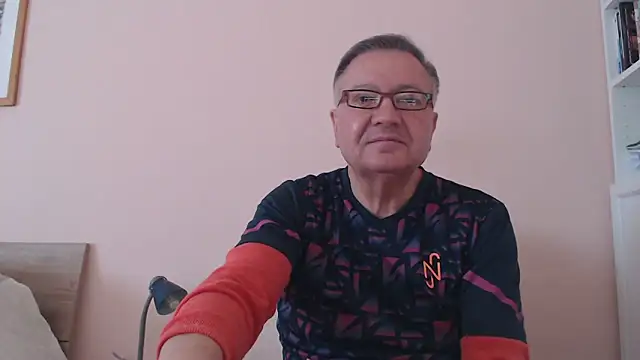 Snapshot of YOU6me chatting on 11-20-25, 10:37 YOU6me online show from 11-20-25, 10:37