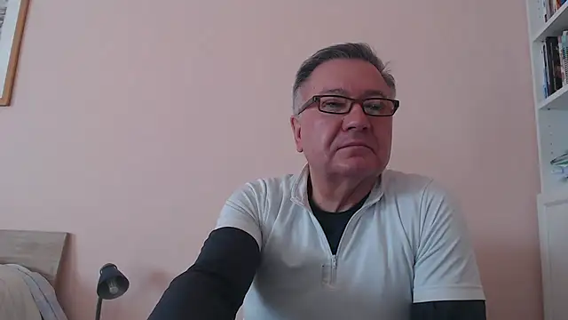 Snapshot of YOU6me chatting on 11-30-25, 08:51 YOU6me online show from 11-30-25, 08:51