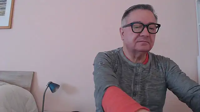 Snapshot of YOU6me chatting on 12-02-25, 09:36 YOU6me online show from 12-02-25, 09:36