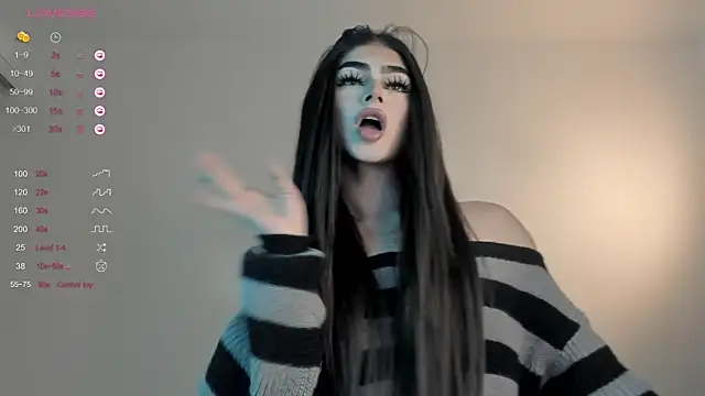 Snapshot of sweetest_bella chatting on 01-08-25, 09:23 sweetest bella online show from 01-08-25, 09:23