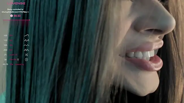 Snapshot of sweetest_bella chatting on 01-15-25, 09:20 sweetest bella online show from 01-15-25, 09:20