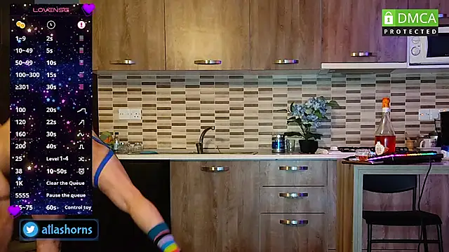 Snapshot of AtlasHorns chatting on 01-02-25, 12:45 AtlasHorns online show from 01-02-25, 12:45