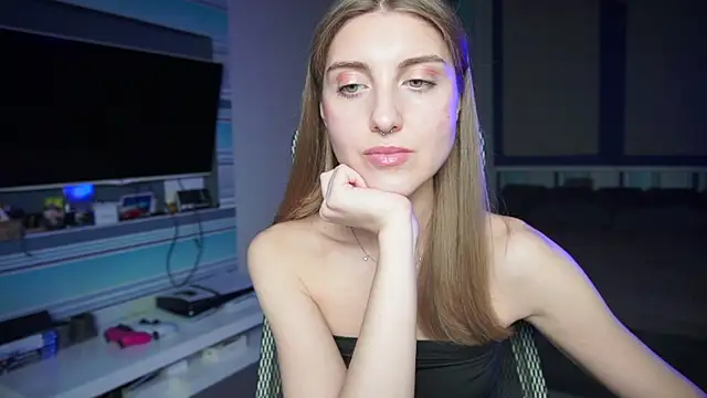 CassiaBlade1 online show from 10-15-25, 03:45