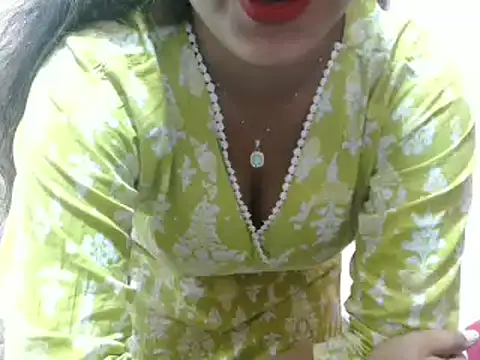 LovingPihu online show from 02-06-25, 08:39