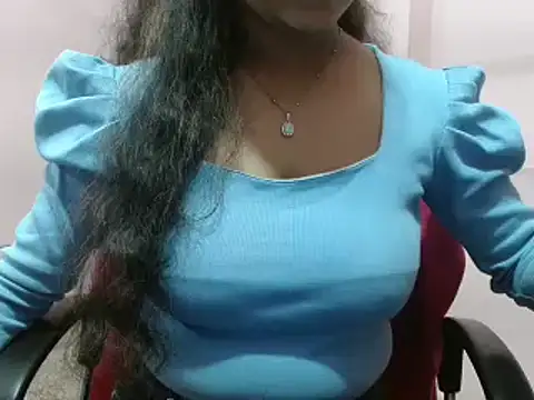 LovingPihu online show from 03-12-25, 10:37