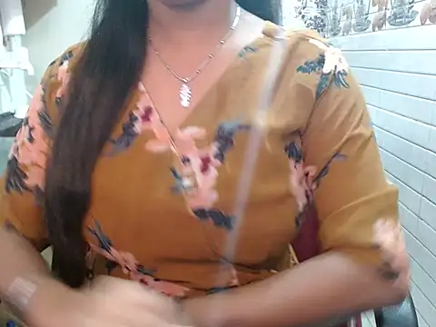 LovingPihu online show from 03-21-26, 08:41