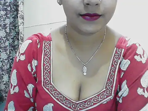Snapshot of LovingPihu chatting on 05-03-26, 05:35 LovingPihu online show from 05-03-26, 05:35