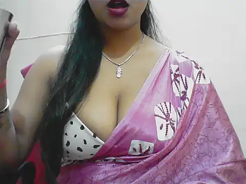 Snapshot of LovingPihu chatting on 05-04-26, 05:47 LovingPihu online show from 05-04-26, 05:47